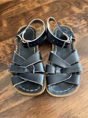 Kids size 10 Navy Leather Buckle Sandals